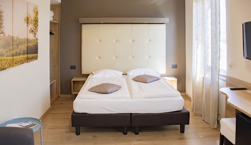 Comfort Double or Twin Room, 1 Bedroom, Balcony, Partial Lake View