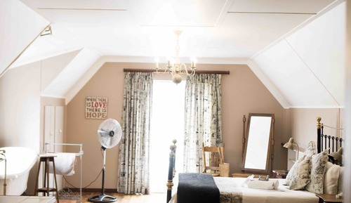 Family Room, 2 Bedrooms