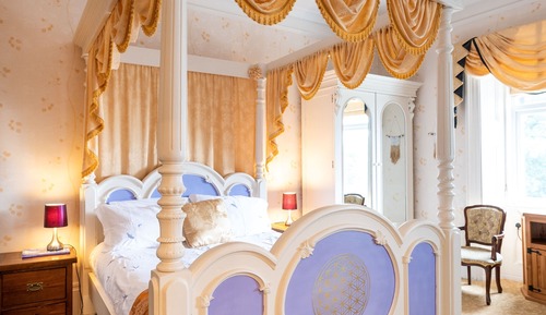Standard Suite, Ensuite, Partial Sea View