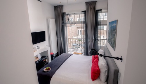 Double Room, Balcony