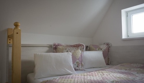 Studio, Kitchenette (D - Duplex, Attic)