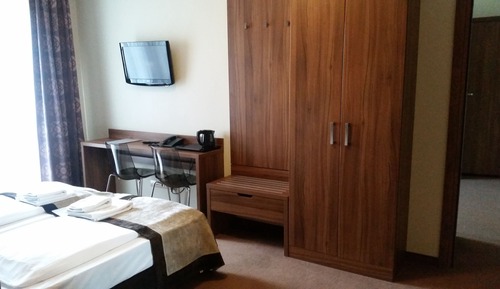 Studio, 2 Bedrooms, 2 Bathrooms