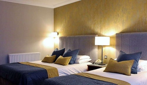 Twin Room (PARTIAL SEA VIEW)