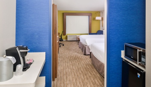 Suite, Accessible (Hearing, Bathtub)