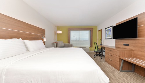 Standard Room, 1 King Bed, Accessible (Roll-In Shower)