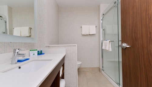 Standard Room, 1 King Bed, Accessible (Hearing)