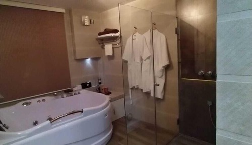 Luxury Triple Room, Hot Tub, Mountain View