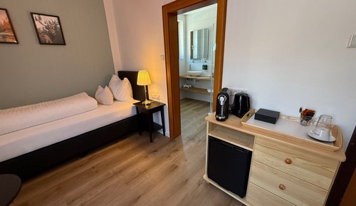 Comfort Single Room, 1 Bedroom, Balcony, Mountain View