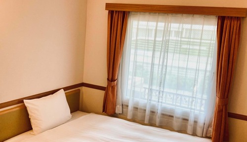 Standard Single Room, Smoking