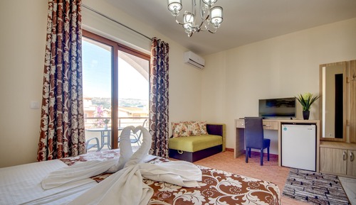 Triple Room, Balcony