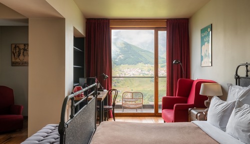 Executive Room Mount Kazbegi view