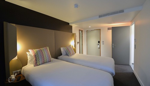 Next Generation, Room, 2 Twin Beds