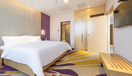 Luxury Suite, City View