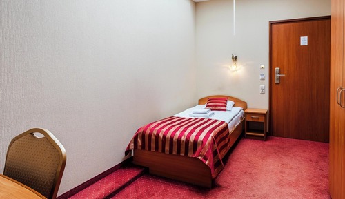 Single Room, Mountain View