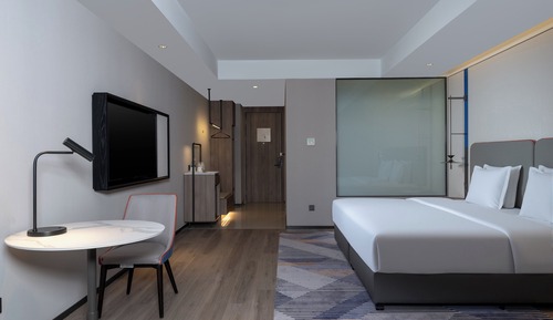 Standard Room, 1 King Bed