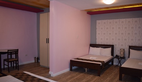 Family Room, 1 Bedroom