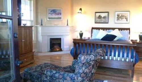 Premium Suite, 1 Queen Bed with Sofa bed, Accessible, Jetted Tub (Separate Shower) (First floor)