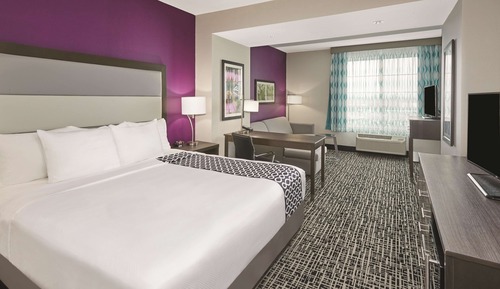 Deluxe Studio Suite, 1 King Bed, Non Smoking (Executive)