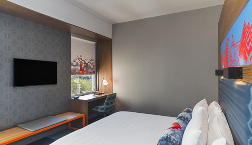 Room, 1 King Bed, Non Smoking (Hearing Accessible)