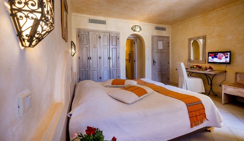 Single Room, Sea View
