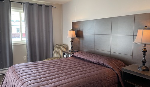 Basic Room, 1 Queen Bed