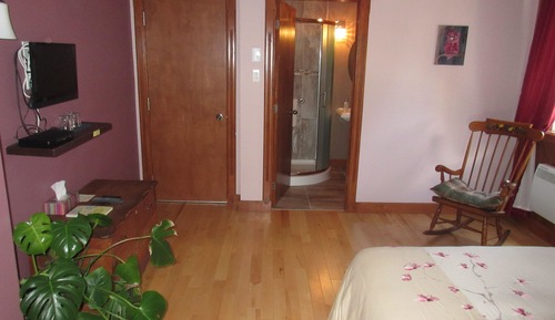 Classic Room, 1 Queen Bed, Balcony