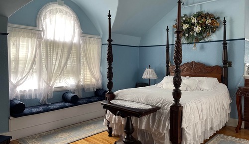 Honeymoon Suite, Ensuite (Queen's Room)
