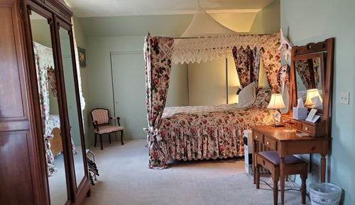 Double Room, Private Bathroom (Library)