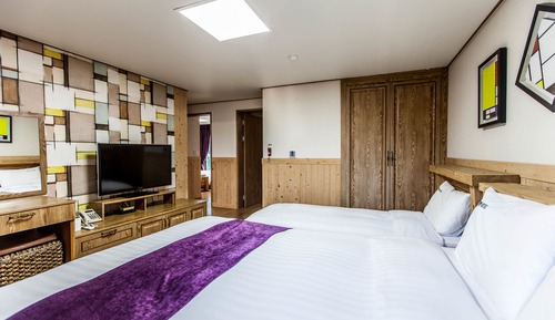 Family Suite, 3 Bedrooms, Partial Ocean View (25 PY)