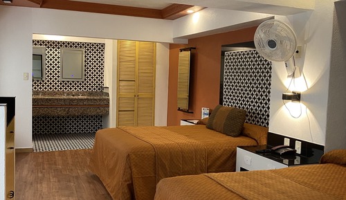 Standard Room, 2 Queen Beds