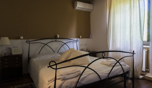 Classic Apartment, 2 Bedrooms, 2 Bathrooms, Vineyard View