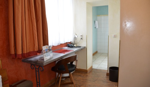 Basic Single Room, 1 Twin Bed, Non Smoking, Private Bathroom