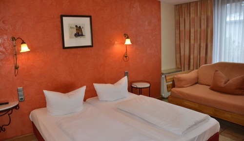 Basic Double or Twin Room, 1 Bedroom, Non Smoking, Bathtub
