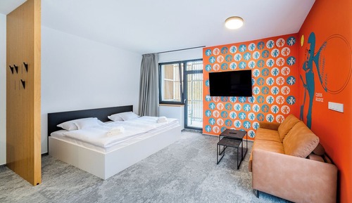 Deluxe Suite, Patio, Park View