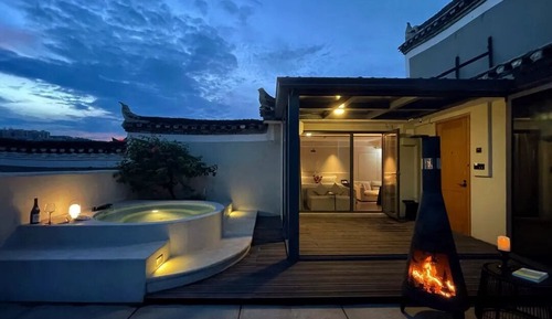 Luxury Suite