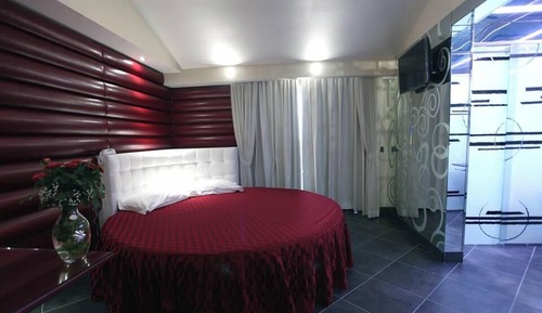 Luxury Suite