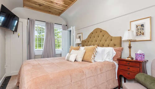 Double Room, 1 Queen Bed, Private Bathroom