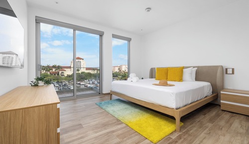 Deluxe Condo