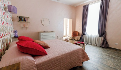 Deluxe Suite, City View