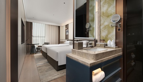 Deluxe Room, Multiple Beds, Non Smoking