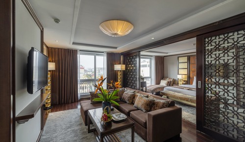 Solis Suite Balcony with City View