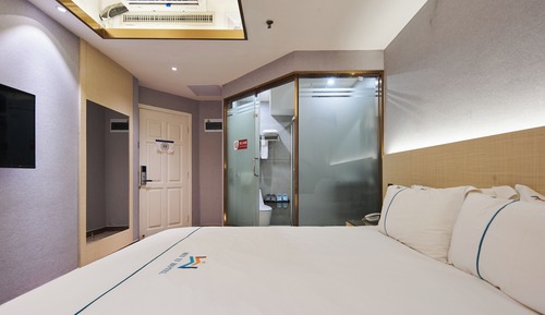 Superior Double Room, City View