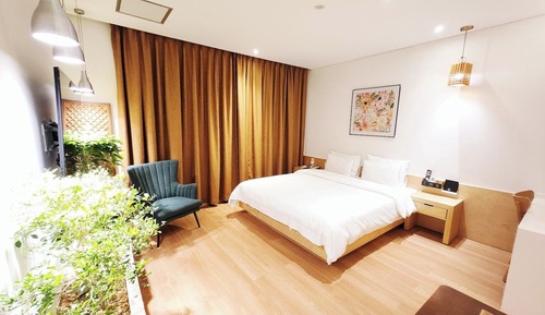 Deluxe Double Room, City View