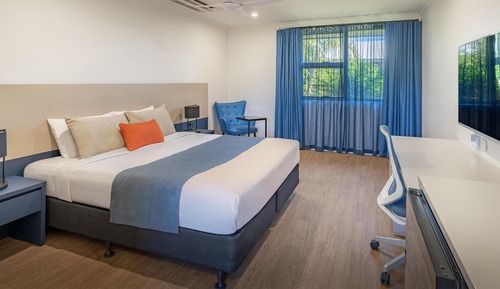 Suite, 1 King Bed, Non Smoking, Kitchenette