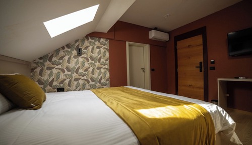Economy Twin Room, City View