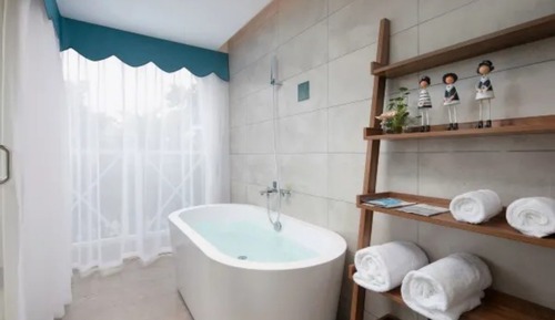 Two-Bedroom Family Suite with Mountain-View Terrace