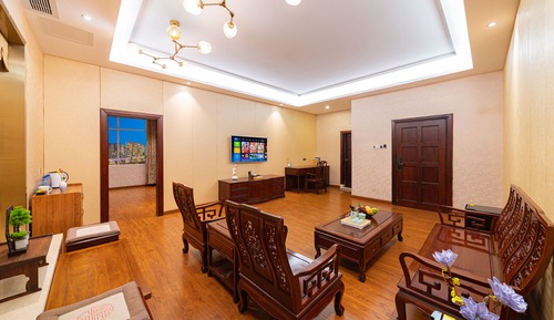 Royal Studio Suite