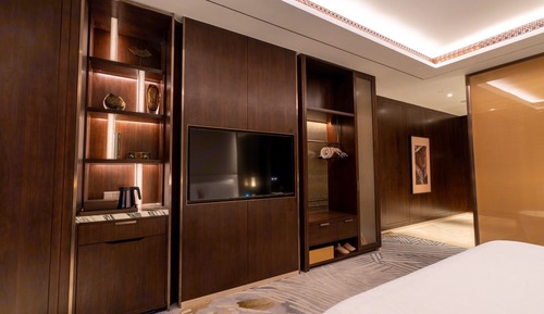 Premier Atrium King