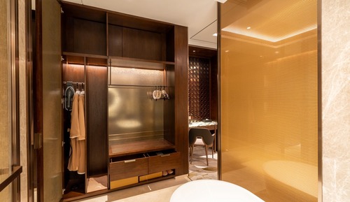 Premier Atrium Twin