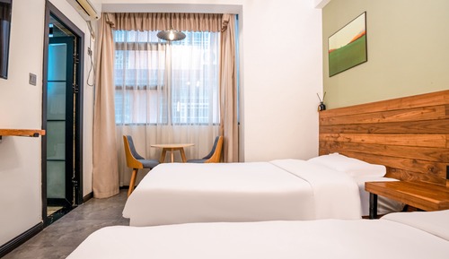 Standard Twin Room